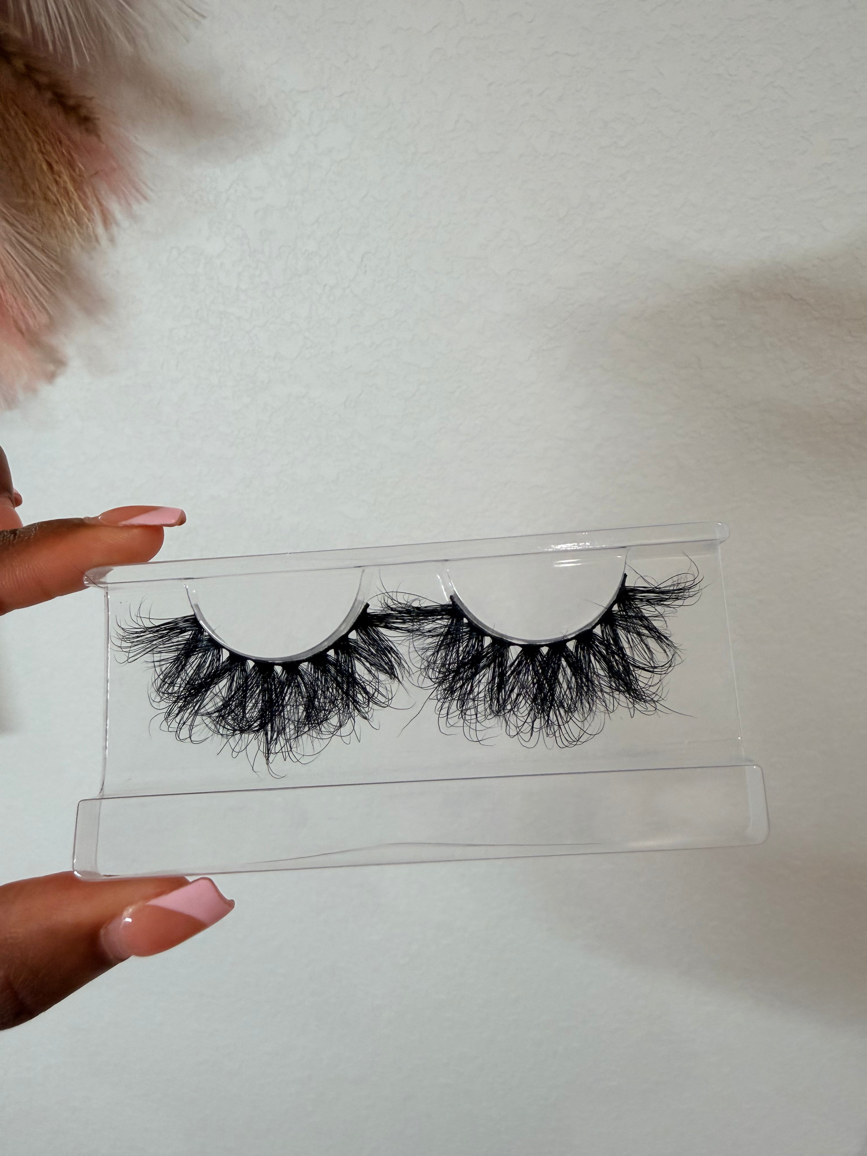 It Girl - 100% Mink Strip Lash
